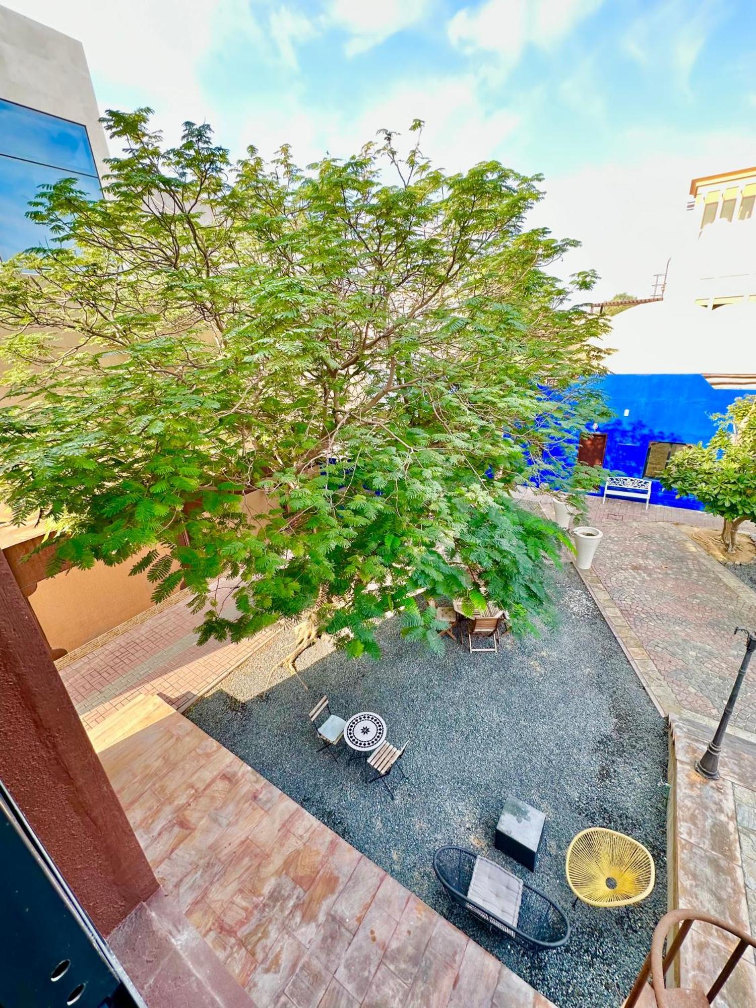 Dari Dubai Exterior foto