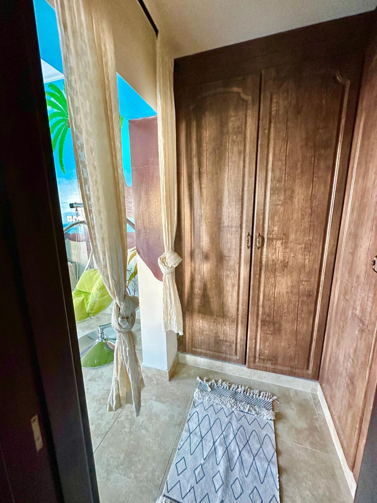 Dari Dubai Exterior foto